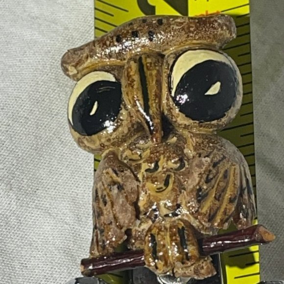 Artisan Hand Carved Handpainted Owl Pin Brooch - Picture 4 of 6